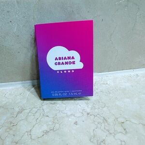 ⭐️5 for $10 Ariana Grande Cloud Perfume